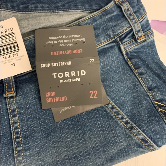 NEW Torrid 22 Crop Boyfriend Straight Vintage Stretch Mid-Rise Jean, Read Info - Picture 16 of 16